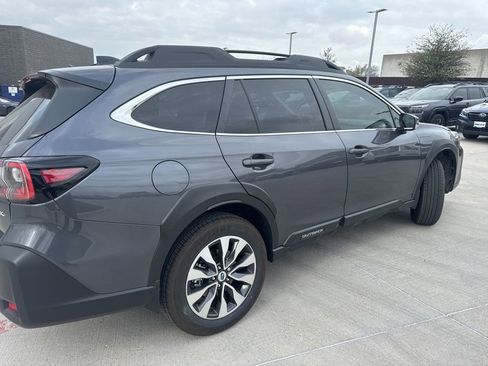 Used 2025 Subaru Outback Limited image 5