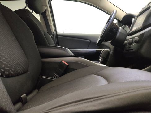 Used 2016 Dodge Journey SE w/ Flexible Seating Group FWD image 21