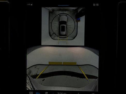 Used 2025 Volvo XC60 B5 Ultra w/ Climate Package image 9