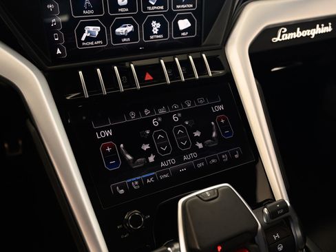 Used 2019 Lamborghini Urus image 41