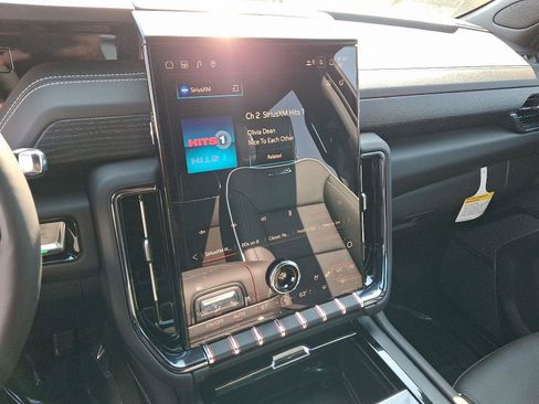 New 2025 GMC Yukon XL AT4 Ultimate image 8