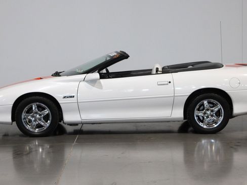 Used 1997 Chevrolet Camaro Z28 w/ Preferred Equipment Group 2 image 19