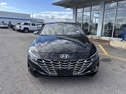 Used 2021 Hyundai Elantra SEL image 2