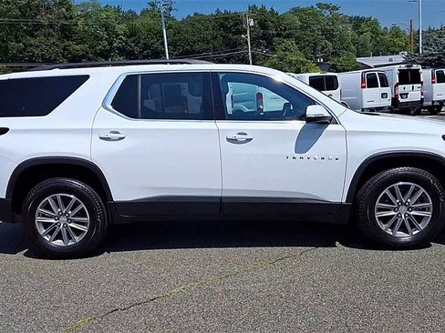 Certified 2023 Chevrolet Traverse LT image 9
