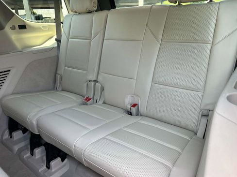 Used 2023 Cadillac Escalade Sport Platinum w/ Heavy-Duty Trailer Package AWD/4WD image 21