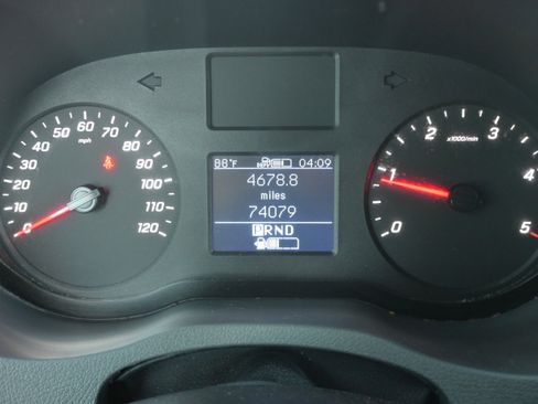 Used 2019 Freightliner Sprinter 3500 RWD image 20