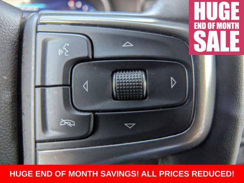 Used 2024 Chevrolet Suburban LT image 33