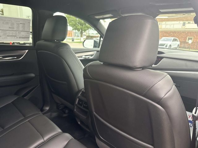 Certified 2024 Cadillac XT5 Luxury w/ LPO, Floor Liner Package AWD/4WD image 23