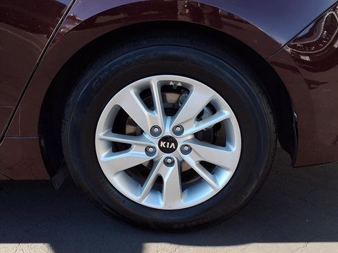 Used 2016 Kia Optima LX image 4