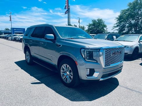 Used 2023 GMC Yukon Denali AWD/4WD image 9
