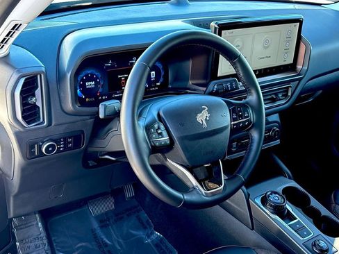 Used 2025 Ford Bronco Sport Outer Banks image 11