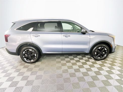 Used 2024 Kia Sorento S w/ Panoramic Sunroof Package AWD/4WD image 11