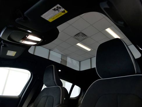 Used 2023 Volvo C40 P8 Recharge Plus image 27