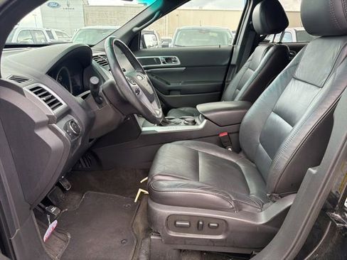 Used 2014 Ford Explorer XLT w/ Equipment Group 202A AWD/4WD image 22
