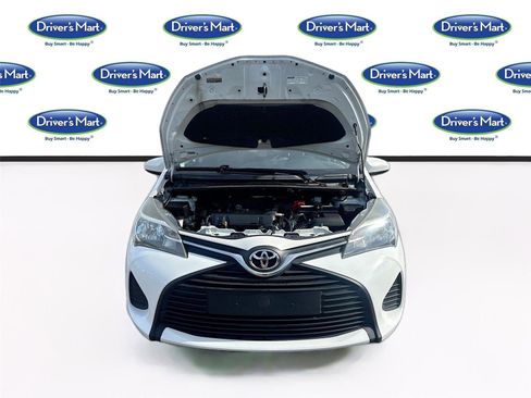 Used 2017 Toyota Yaris L image 31