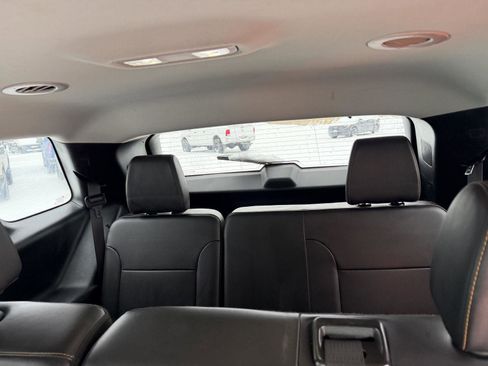 Used 2020 Chevrolet Traverse LT image 15