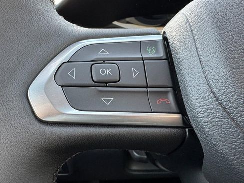 New 2026 Jeep Compass Latitude image 11