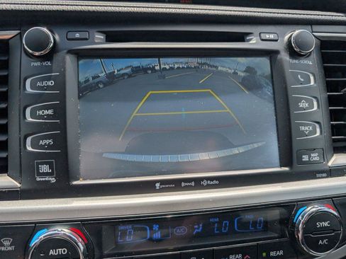 Used 2017 Toyota Highlander Limited AWD/4WD image 14
