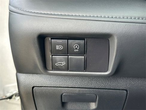 Certified 2024 Toyota Highlander XLE image 23