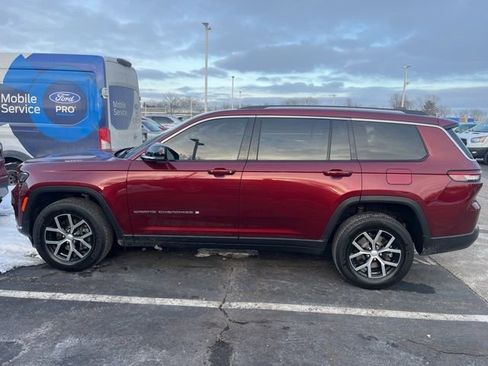 Used 2023 Jeep Grand Cherokee L Limited w/ Luxury Tech Group II image 4