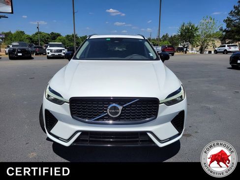 Used 2024 Volvo XC60 B5 Core AWD/4WD image 10
