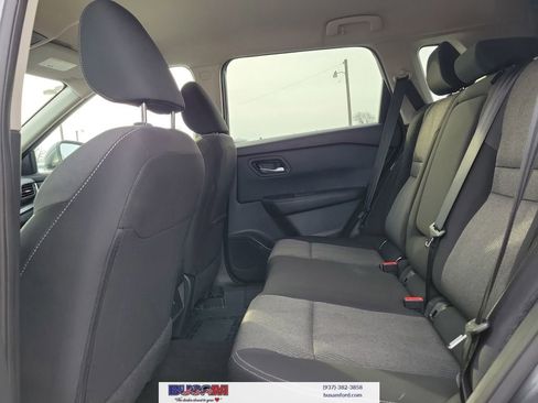 Used 2025 Nissan Rogue SV FWD image 9