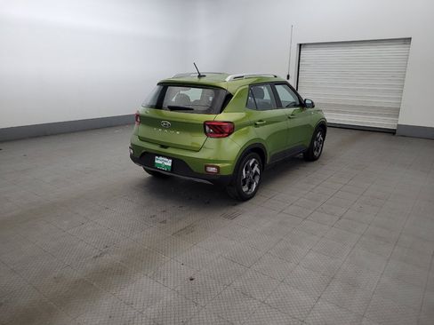 Used 2024 Hyundai Venue SEL FWD image 9