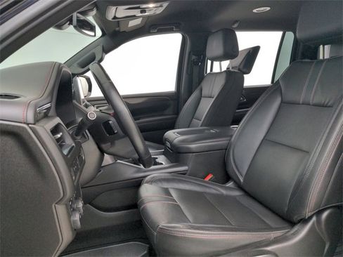 Used 2021 Chevrolet Suburban RST image 26