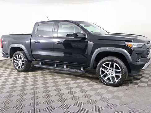 Used 2023 Chevrolet Colorado Z71 w/ Z71 Convenience Package 2 AWD/4WD image 17