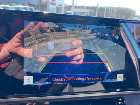 Used 2025 Toyota Camry SE w/ Multimedia Upgrade Package image 29