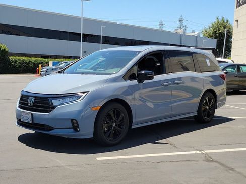 Certified 2023 Honda Odyssey Sport image 3