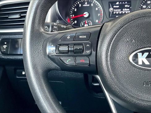 Used 2017 Kia Sorento LX image 10