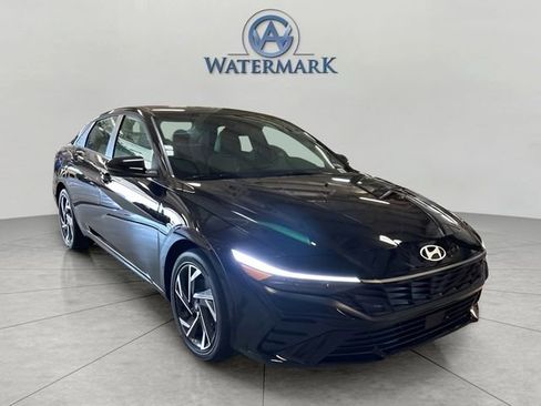 New 2025 Hyundai Elantra Limited image 8