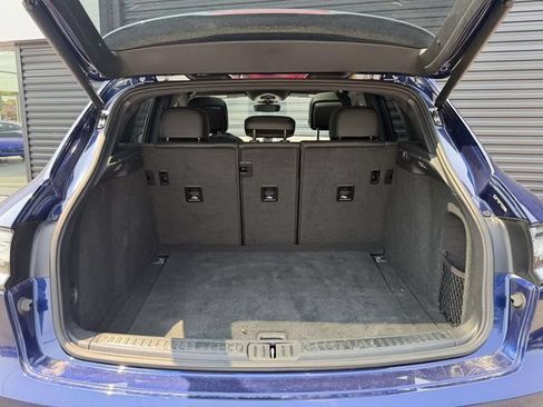 Certified 2024 Porsche Macan AWD/4WD image 11