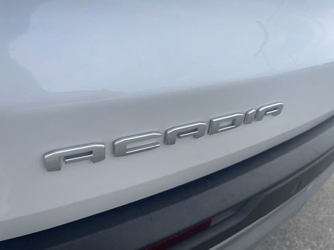 Used 2024 GMC Acadia Elevation w/ Luxury Package image 4