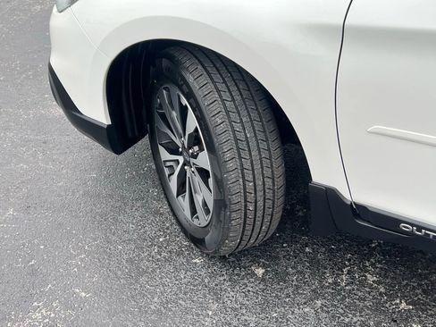 Used 2016 Subaru Outback 2.5i Limited image 13