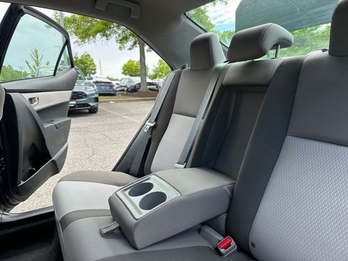 Used 2019 Toyota Corolla LE FWD image 26