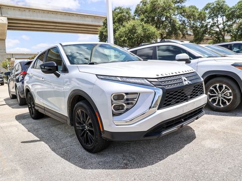 Used 2023 Mitsubishi Eclipse Cross LE AWD/4WD image 6