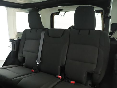 Used 2022 Jeep Wrangler Unlimited Sport AWD/4WD image 5