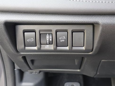 Certified 2025 Subaru Outback Limited image 27