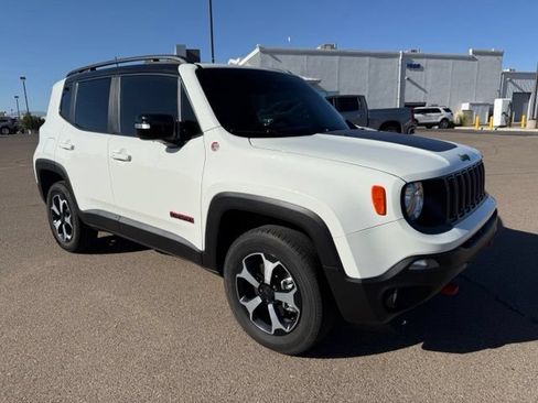 Used 2022 Jeep Renegade Trailhawk w/ Trailer Tow Group AWD/4WD image 3