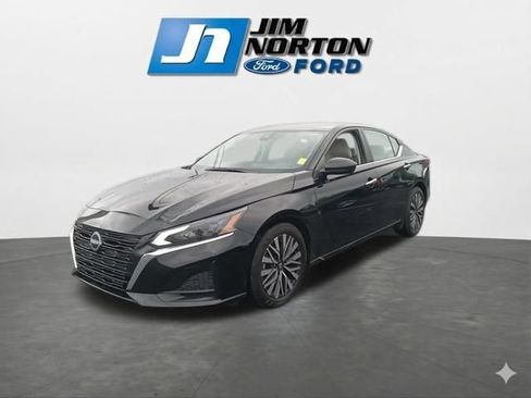 Used 2025 Nissan Altima 2.5 SV image 4
