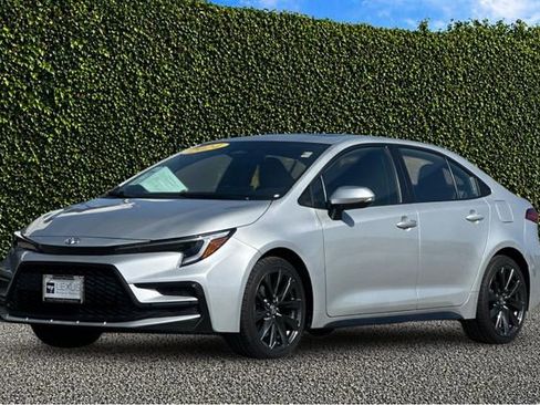 Used 2024 Toyota Corolla XSE FWD image 9
