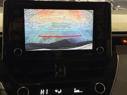 Used 2021 Toyota Corolla LE image 22