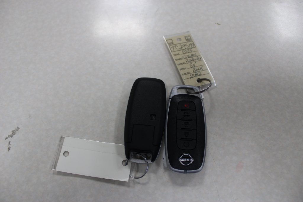 Used 2025 Nissan Pathfinder SV w/ SV Premium Package AWD/4WD image 39