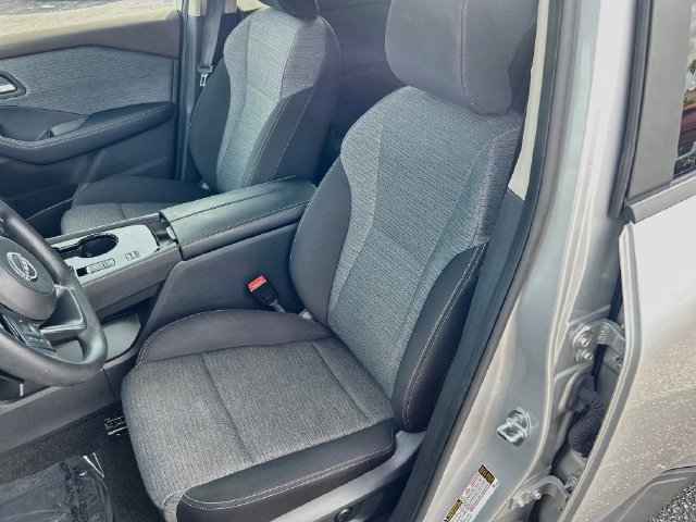 Used 2023 Nissan Rogue SV FWD image 15