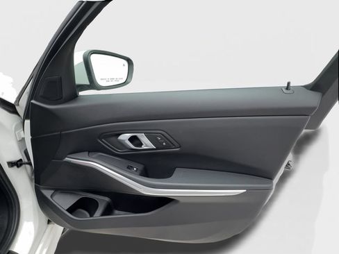 Used 2025 BMW 330i Sedan RWD image 34