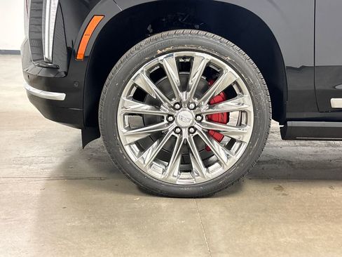 New 2026 Cadillac Escalade Luxury w/ LPO, Radiant Package AWD/4WD image 8