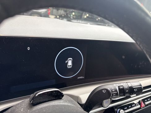 Used 2025 Hyundai Tucson Limited image 12