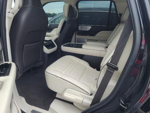 Used 2022 Lincoln Navigator Black Label AWD/4WD image 9